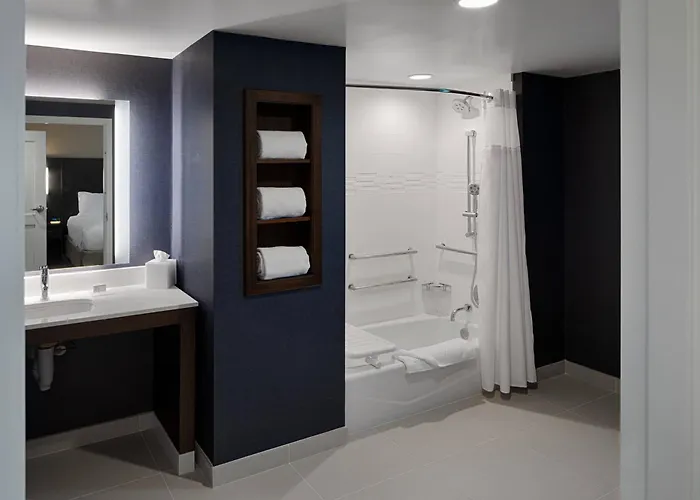 By Marriott Airport Hotel Columbus