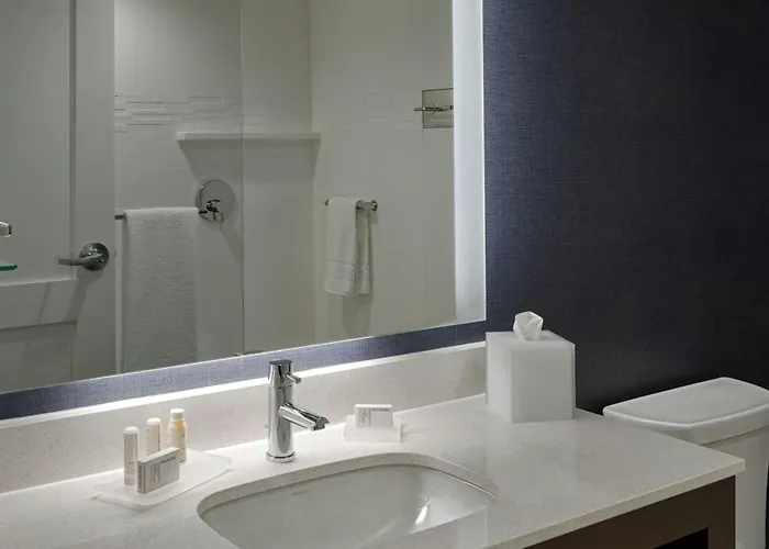 By Marriott Airport Hotel Columbus