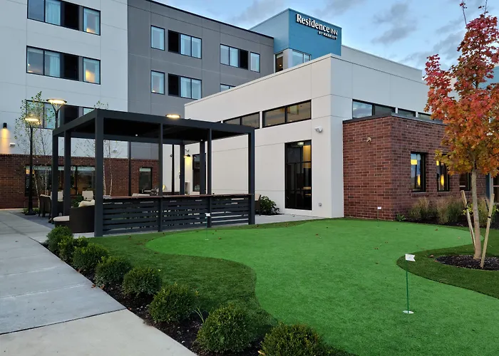 By Marriott Airport Hotel Columbus