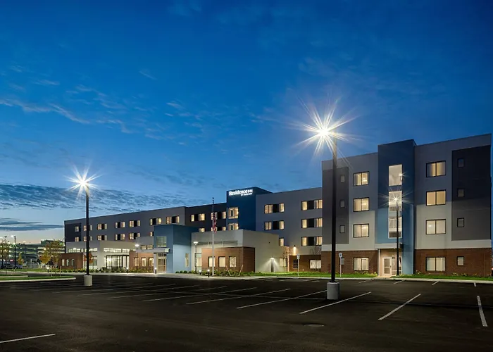 Hotel By Marriott Airport 3*