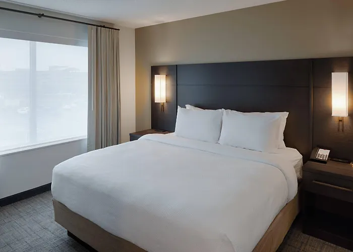 By Marriott Airport Hotel 3*