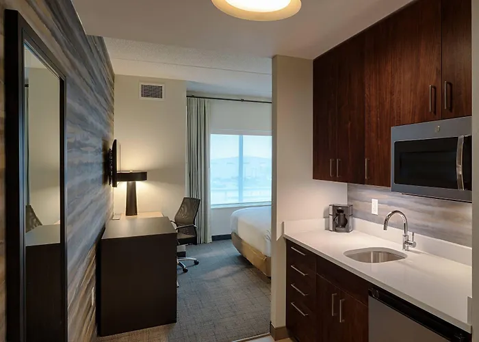 By Marriott Airport 3*